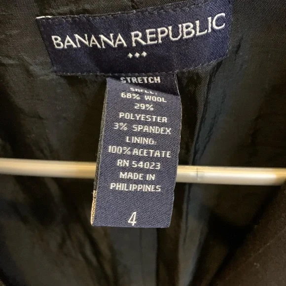 Vintage Pinstripe Banana Republic Womens blazer with unique lapel , size 4 - Picture 4 of 4